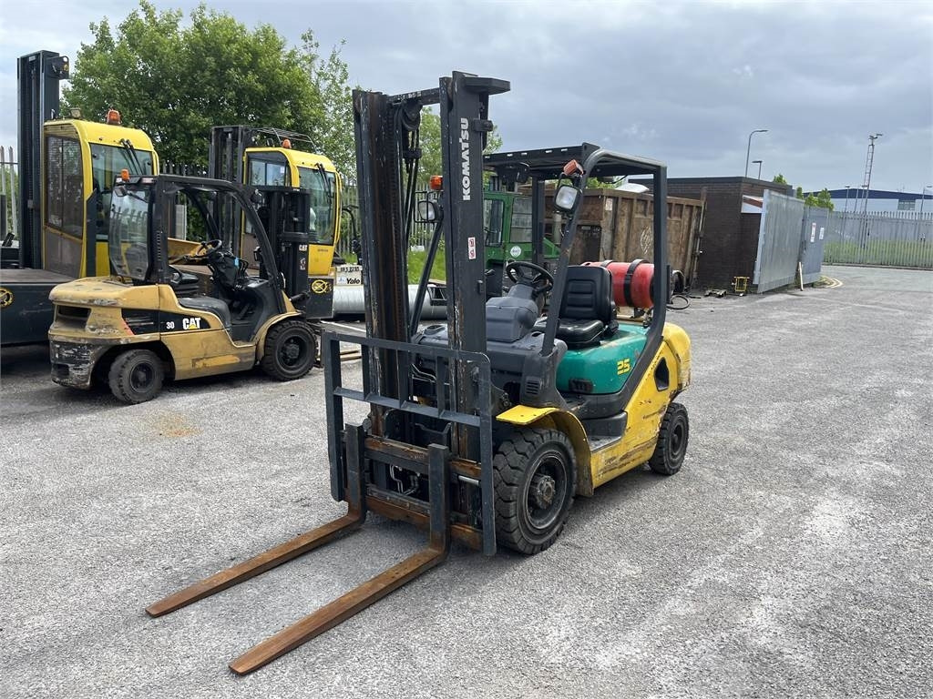 Komatsu FG25HT-16R - Gaasitõstuk: pilt 2 Komatsu FG25HT-16R - Gaasitõstuk: pilt 2