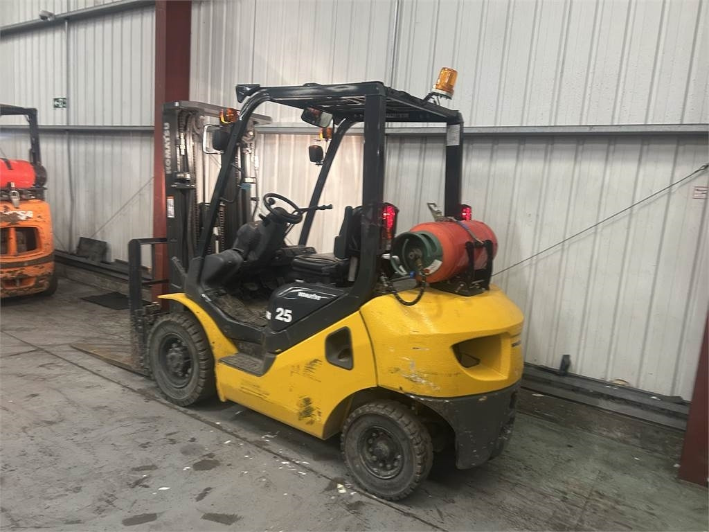 Komatsu FG25HT-17 - Gaasitõstuk: pilt 3 Komatsu FG25HT-17 - Gaasitõstuk: pilt 3