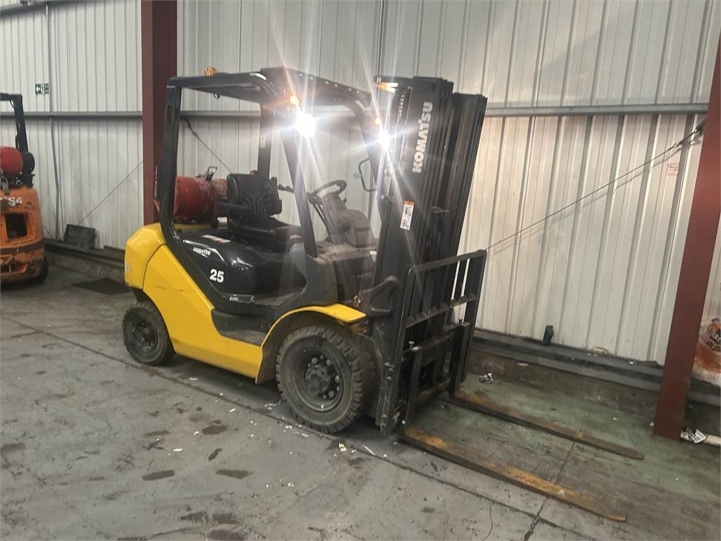 Komatsu FG25HT-17 - Gaasitõstuk: pilt 4 Komatsu FG25HT-17 - Gaasitõstuk: pilt 4
