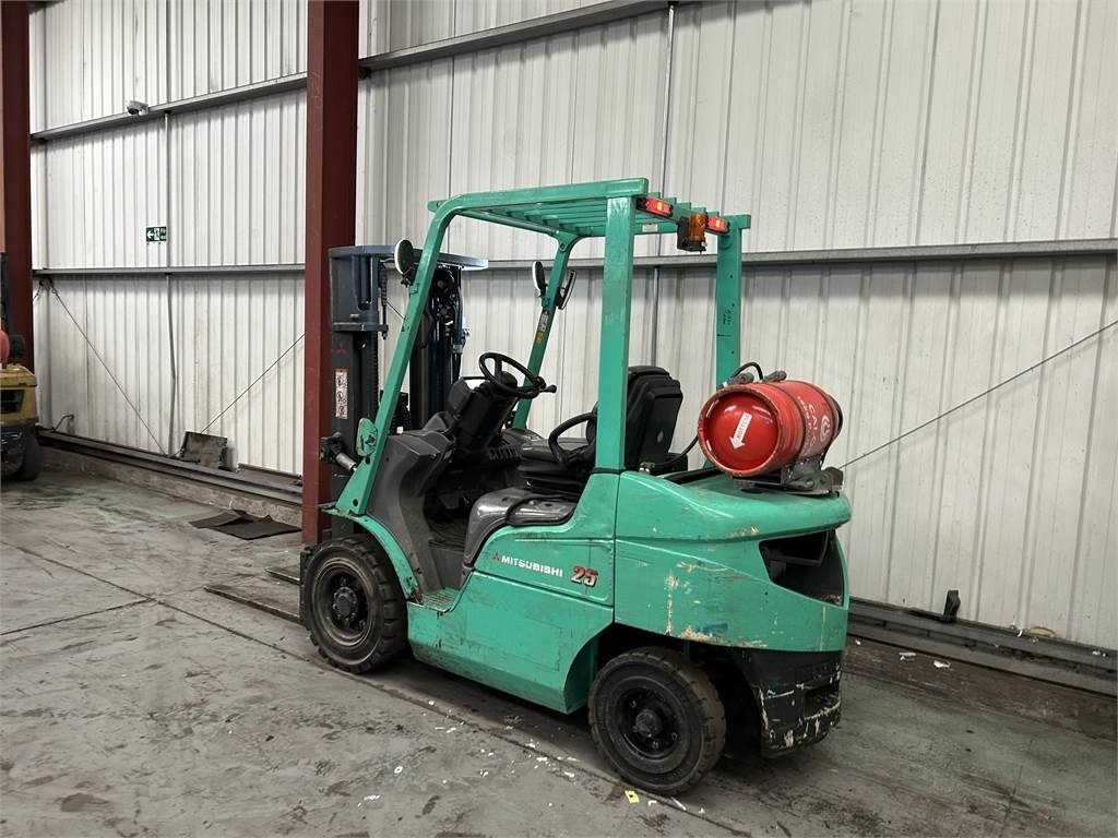 Mitsubishi FG25NT - Gaasitõstuk: pilt 3 Mitsubishi FG25NT - Gaasitõstuk: pilt 3
