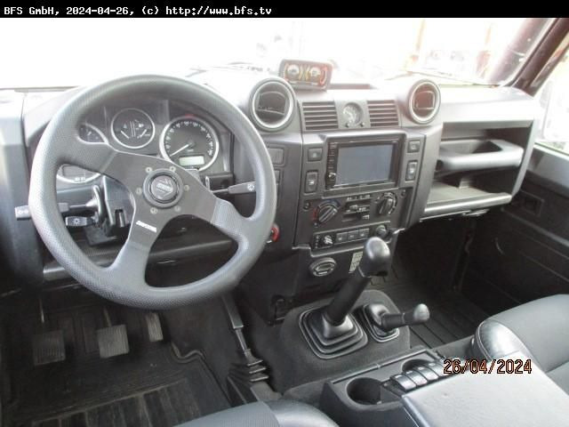 Defender 110 Td4 Land Rover Defender 110 TD4 - Puksiirauto: pilt 3 Defender 110 Td4 Land Rover Defender 110 TD4 - Puksiirauto: pilt 3