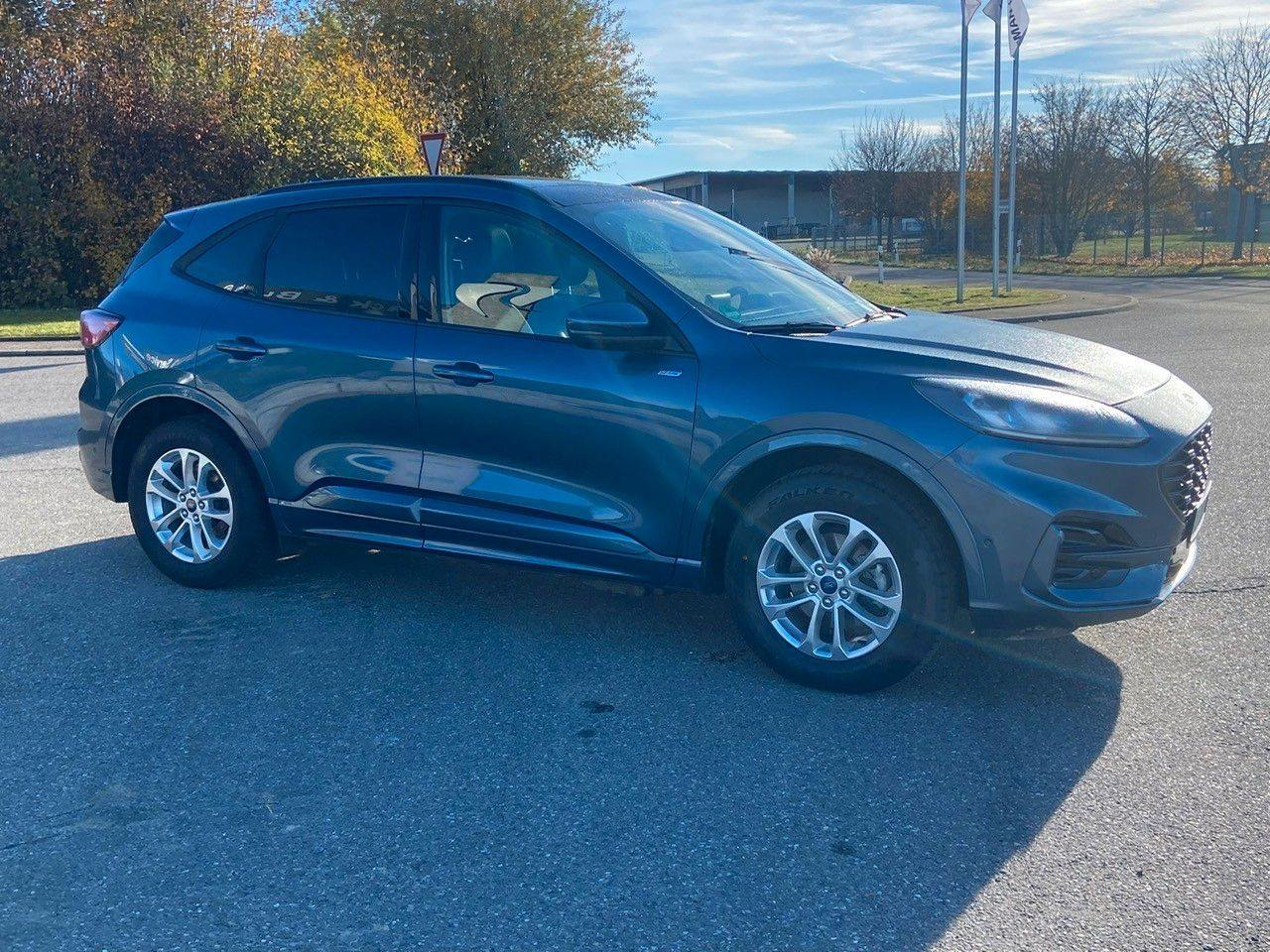 Ford Kuga Plug-In Hybrid ST-Line X - Maastur: pilt 3 Ford Kuga Plug-In Hybrid ST-Line X - Maastur: pilt 3