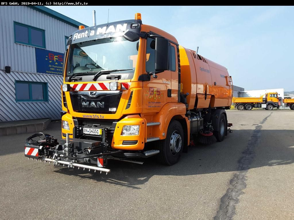 MAN TGS 18.360 4X2 LL Bucher OF 8000 RS beids. WK HD - Tänavapühkimismasin: pilt 1 MAN TGS 18.360 4X2 LL Bucher OF 8000 RS beids. WK HD - Tänavapühkimismasin: pilt 1