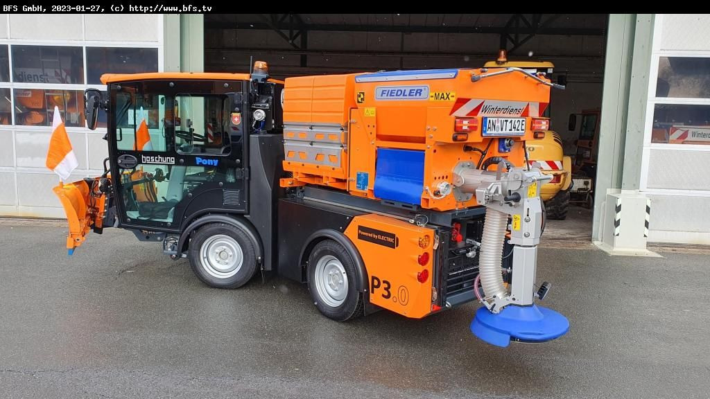 Pony P3.0 Pony P3.0 - Tänavapühkimismasin: pilt 2 Pony P3.0 Pony P3.0 - Tänavapühkimismasin: pilt 2