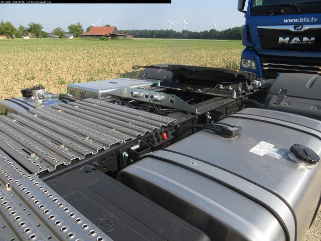 MAN TGX 18.460 4x2 LLS Kipphydraulik, Kompressor MAN TGX 18.460 4x2 LLS Kipphydraulik, Kompressor - Sadulveok: pilt 3 MAN TGX 18.460 4x2 LLS Kipphydraulik, Kompressor MAN TGX 18.460 4x2 LLS Kipphydraulik, Kompressor - Sadulveok: pilt 3