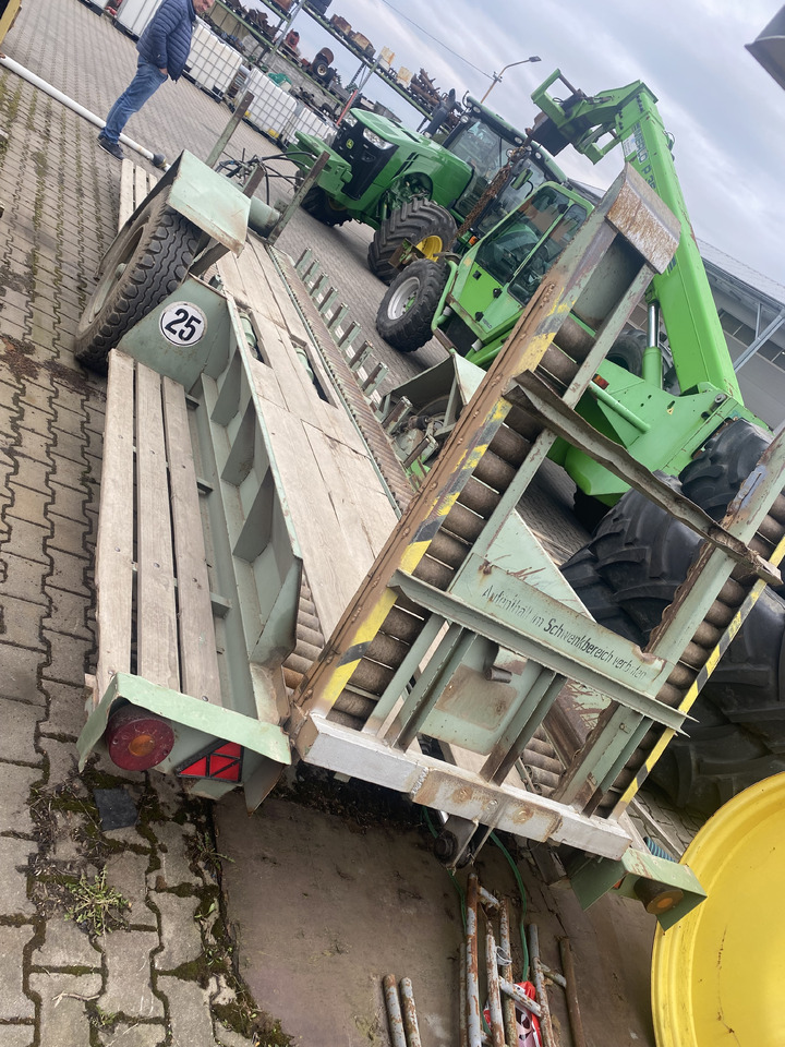 FORTSCHRITT HTS 30.04/1 Przyczepa do skrzyniopalet samowyladowcza - Põllutöö järelhaagis: pilt 4 FORTSCHRITT HTS 30.04/1 Przyczepa do skrzyniopalet samowyladowcza - Põllutöö järelhaagis: pilt 4