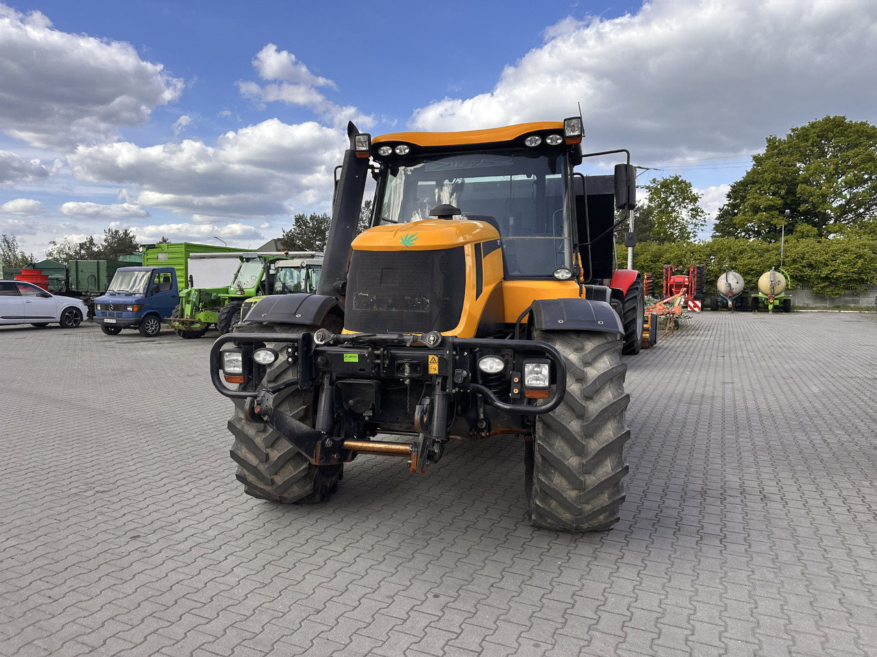 JCB FASTRAC 3230 - Traktor: pilt 3 JCB FASTRAC 3230 - Traktor: pilt 3