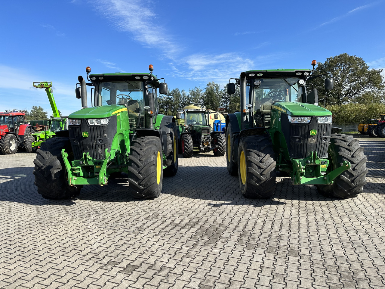 John Deere 7290R AutoPower 55 km/h ABS 310 PS GPS - Traktor: pilt 2 John Deere 7290R AutoPower 55 km/h ABS 310 PS GPS - Traktor: pilt 2