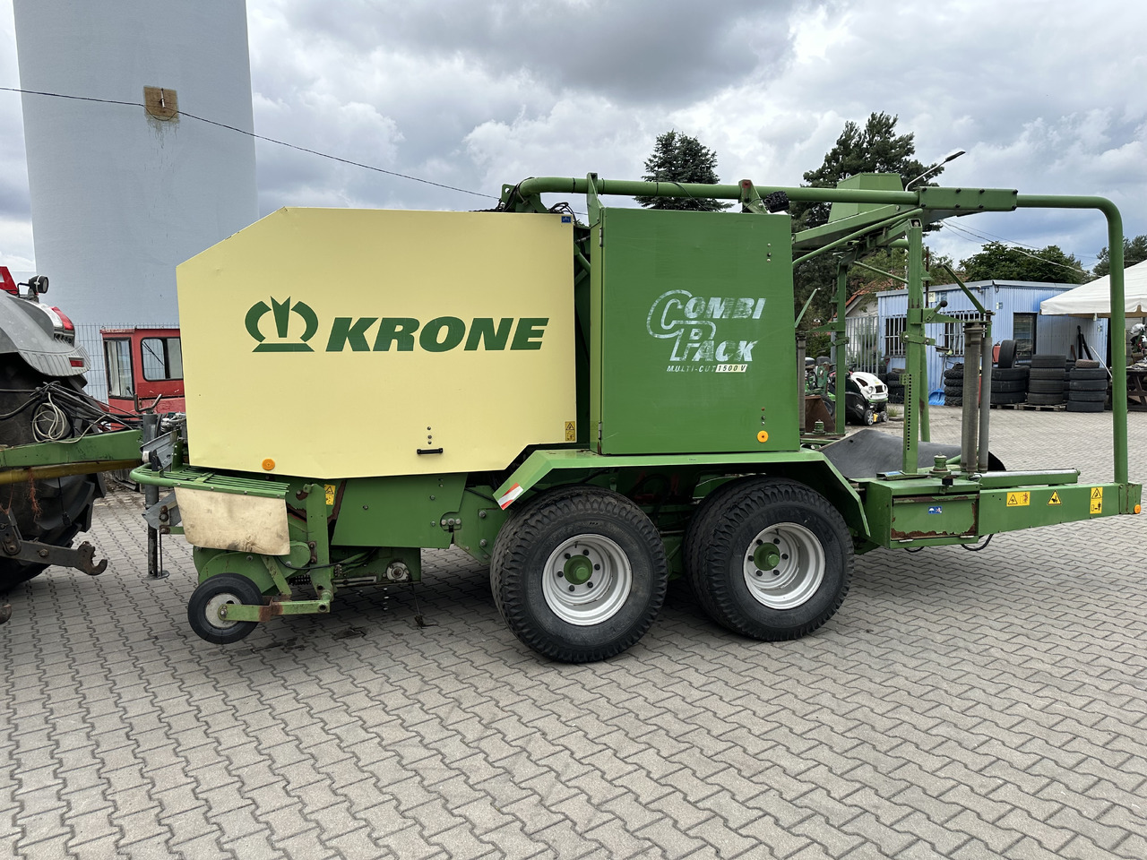 Krone COMBI PACK 1500 V MC - Heinapress, ümmargune: pilt 3 Krone COMBI PACK 1500 V MC - Heinapress, ümmargune: pilt 3