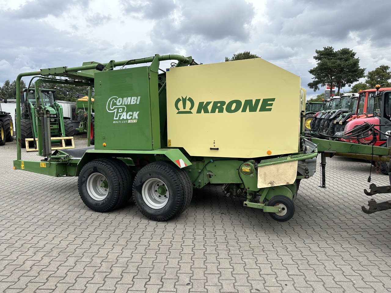 Krone COMBI PACK 1500 V MC - Heinapress, ümmargune: pilt 2 Krone COMBI PACK 1500 V MC - Heinapress, ümmargune: pilt 2