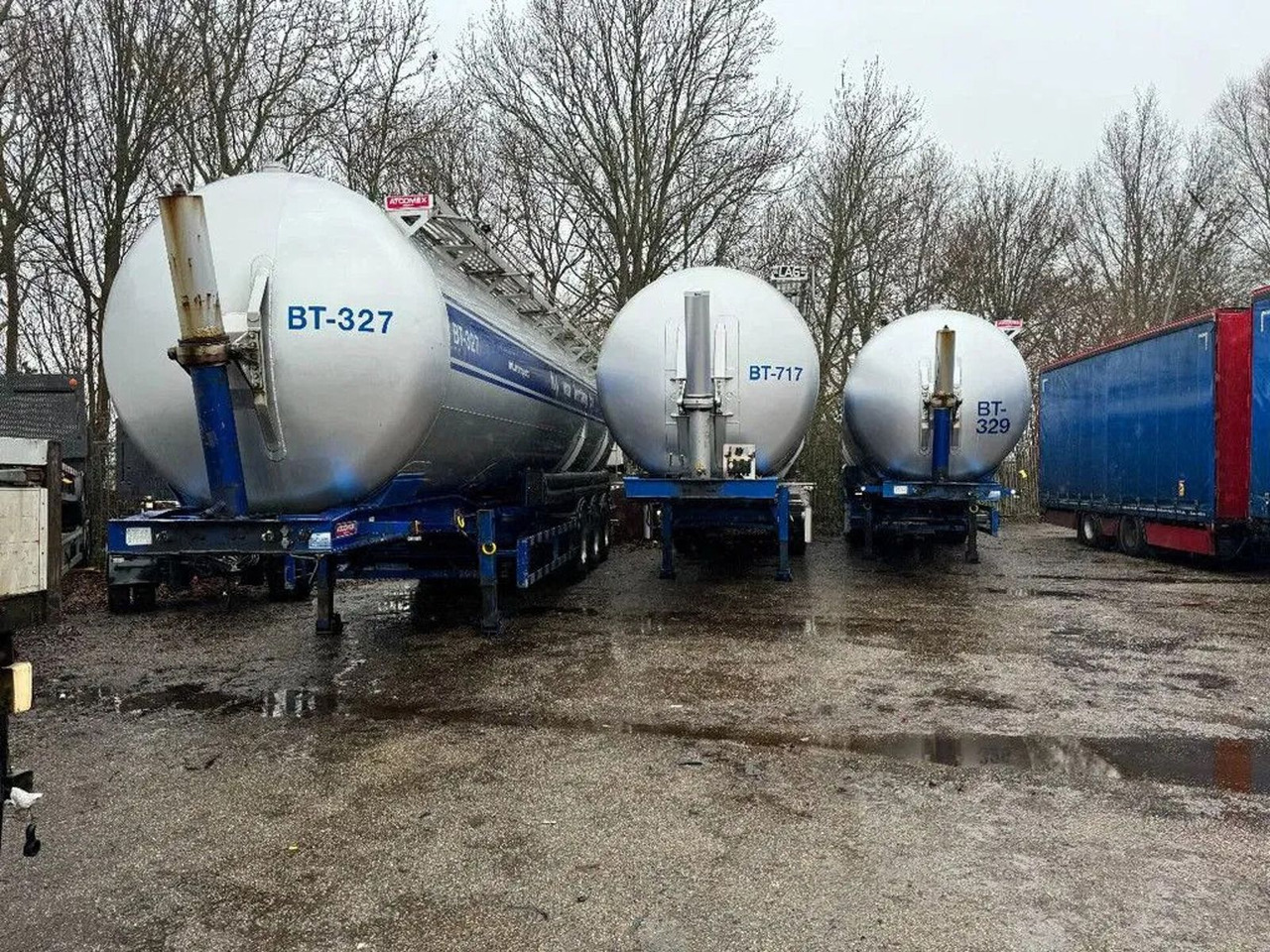 Atcomex 10 UNITS - 3 AXLE KIPPER BULK 1 COMP. 60 - Silo poolhaagis: pilt 1 Atcomex 10 UNITS - 3 AXLE KIPPER BULK 1 COMP. 60 - Silo poolhaagis: pilt 1