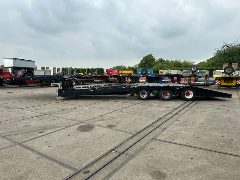 Bodex 3 AXEL TRUCKTRANSPORTER - Treilerpoolhaagis: pilt 1 Bodex 3 AXEL TRUCKTRANSPORTER - Treilerpoolhaagis: pilt 1