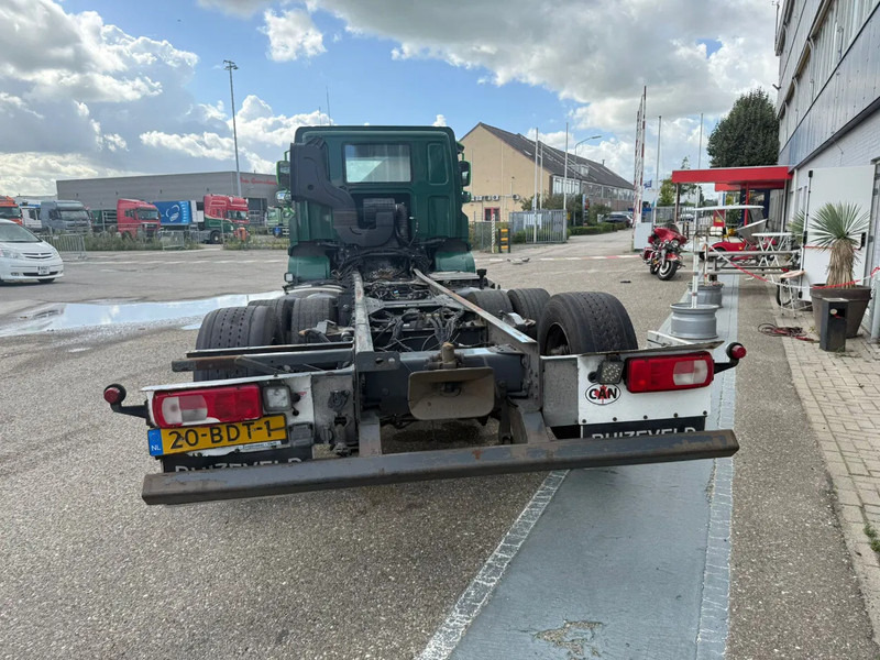 DAF CF 400 6X2 EURO 6 - ONLY 689.209 KM + STEERING AXLE - Kabiinišassiiga veoauto: pilt 4 DAF CF 400 6X2 EURO 6 - ONLY 689.209 KM + STEERING AXLE - Kabiinišassiiga veoauto: pilt 4