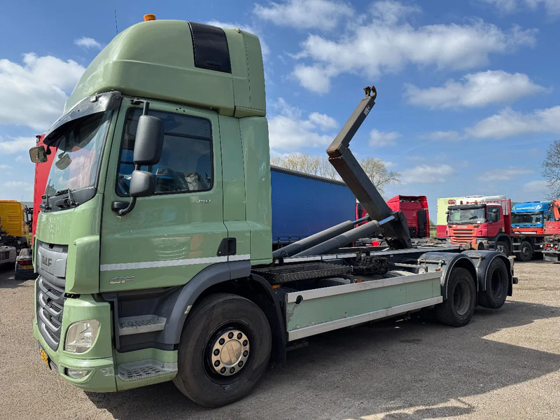 DAF CF 450 6X2 EURO 6 VDL 21T HOOK LIFTING AXLE - Konkstõstukiga veoauto: pilt 4 DAF CF 450 6X2 EURO 6 VDL 21T HOOK LIFTING AXLE - Konkstõstukiga veoauto: pilt 4