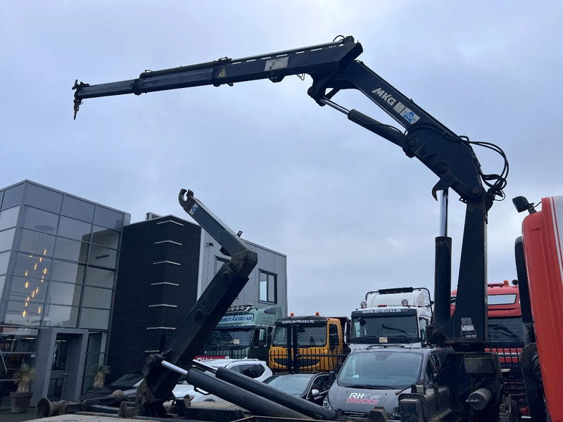 DAF CF 85.380 6X2 + MKG 141 A2 CRANE + 20 TON HOOKLIFT - EURO 3 - MANUAL GEAR - 10 TYRES - Kraanaga veoauto: pilt 5 DAF CF 85.380 6X2 + MKG 141 A2 CRANE + 20 TON HOOKLIFT - EURO 3 - MANUAL GEAR - 10 TYRES - Kraanaga veoauto: pilt 5
