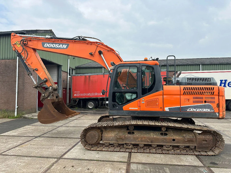Doosan DX235LC 5 - ONLY 4226 HOURS - - Lintekskavaator: pilt 1 Doosan DX235LC 5 - ONLY 4226 HOURS - - Lintekskavaator: pilt 1