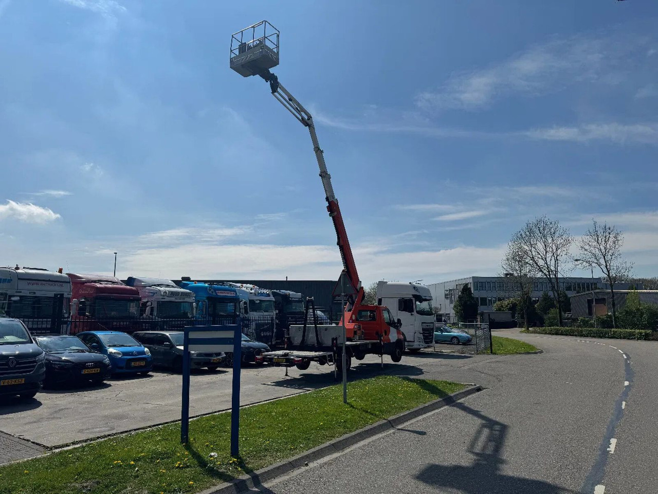 Iveco DAILY 35 140 SCORPION 2112J 2019 - Veoautolt tõusev platvorm: pilt 3 Iveco DAILY 35 140 SCORPION 2112J 2019 - Veoautolt tõusev platvorm: pilt 3