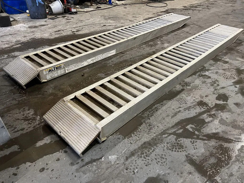 Altec OPRIJPLATEN (RAMPEN) 3,65 METER LANG - Lisaseade: pilt 3 Altec OPRIJPLATEN (RAMPEN) 3,65 METER LANG - Lisaseade: pilt 3