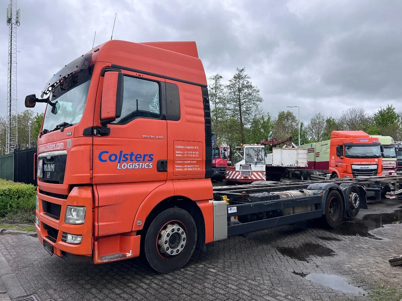 MAN TGX 26.440 XLX 6X2 + HANGER EURO 5 - BDF CHASSIS + RETARDER - Konteinerveduk/ Tõstukiga veoauto: pilt 5 MAN TGX 26.440 XLX 6X2 + HANGER EURO 5 - BDF CHASSIS + RETARDER - Konteinerveduk/ Tõstukiga veoauto: pilt 5