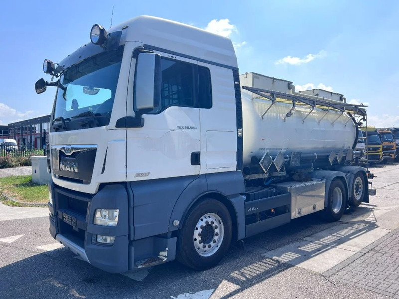 MAN TGX 26.560 6X2 EURO 6 - 11.500L VACUUM CLEANER - 2 COMPARTIMENTEN + INTARDER - Vaakumveok: pilt 1 MAN TGX 26.560 6X2 EURO 6 - 11.500L VACUUM CLEANER - 2 COMPARTIMENTEN + INTARDER - Vaakumveok: pilt 1