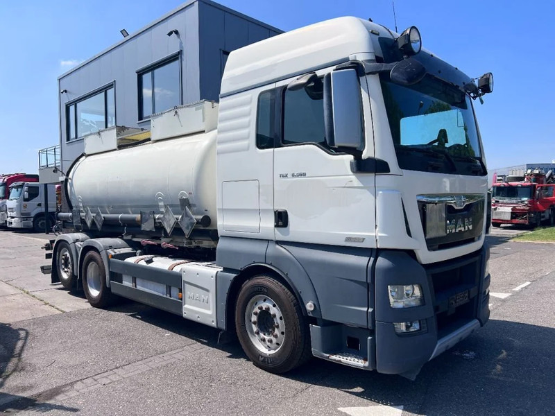 MAN TGX 26.560 6X2 EURO 6 - 11.500L VACUUM CLEANER - 2 COMPARTIMENTEN + INTARDER - Vaakumveok: pilt 3 MAN TGX 26.560 6X2 EURO 6 - 11.500L VACUUM CLEANER - 2 COMPARTIMENTEN + INTARDER - Vaakumveok: pilt 3
