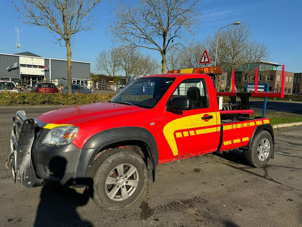 Mazda BT-50 4X4 + TOW TRUCK + DOUBLE WINCH + REMOTE - Puksiirauto: pilt 1 Mazda BT-50 4X4 + TOW TRUCK + DOUBLE WINCH + REMOTE - Puksiirauto: pilt 1