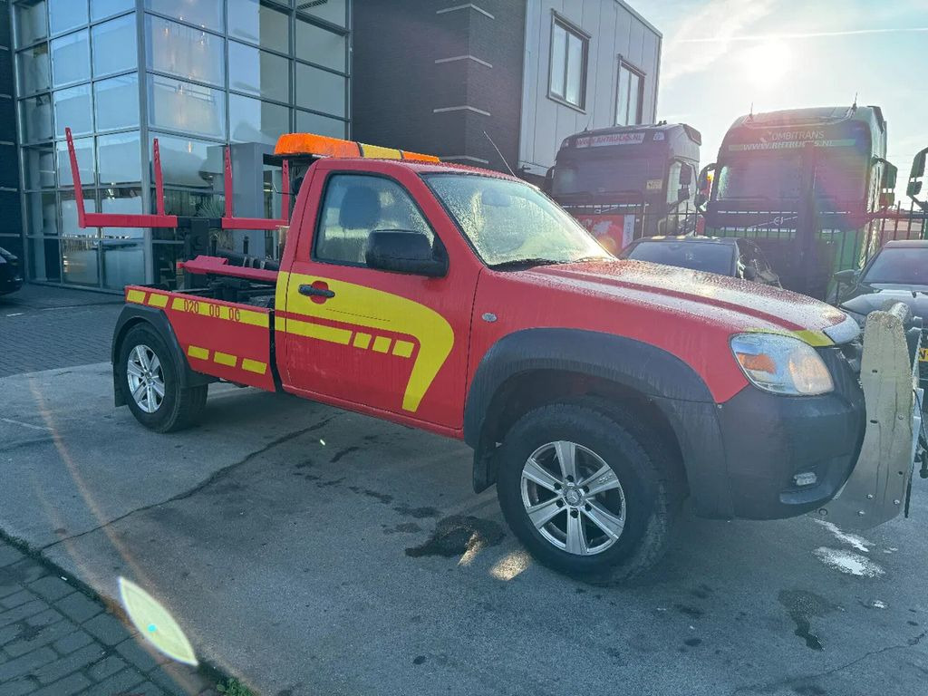 Mazda BT-50 4X4 + TOW TRUCK + DOUBLE WINCH + REMOTE - Puksiirauto: pilt 3 Mazda BT-50 4X4 + TOW TRUCK + DOUBLE WINCH + REMOTE - Puksiirauto: pilt 3