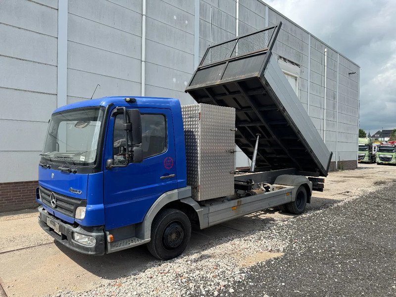 Mercedes-Benz Atego 815 4X2 3 WAY KIPPER FULL STEEL MANUAL GEAR - Kallurauto: pilt 1 Mercedes-Benz Atego 815 4X2 3 WAY KIPPER FULL STEEL MANUAL GEAR - Kallurauto: pilt 1