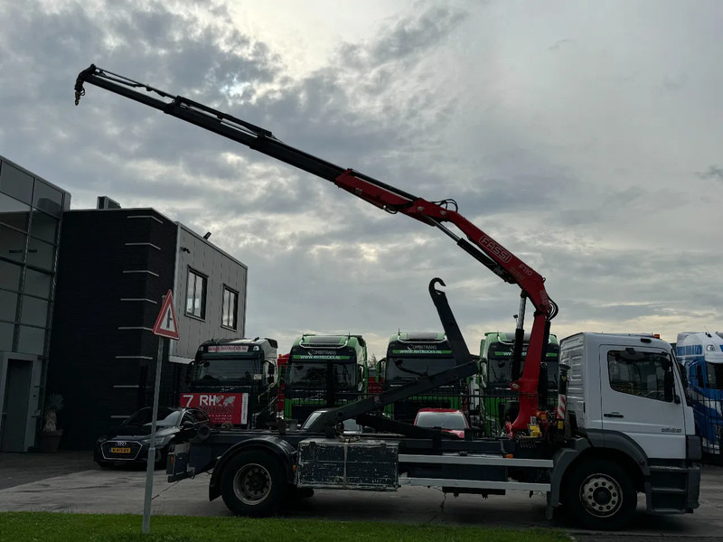 Mercedes-Benz LS 1923 ATEGO + 2011 FASSI F110 + 2011 VDS HOOKLIFT - Konkstõstukiga veoauto, Kraanaga veoauto: pilt 4 Mercedes-Benz LS 1923 ATEGO + 2011 FASSI F110 + 2011 VDS HOOKLIFT - Konkstõstukiga veoauto, Kraanaga veoauto: pilt 4
