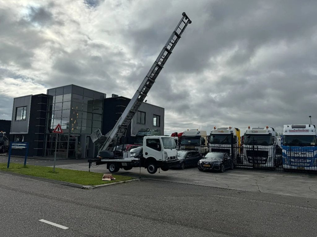 Nissan CABSTAR 35.13 EURO 6 + LIFT 25 METER + REMOTE CO - Veoautolt tõusev platvorm: pilt 2 Nissan CABSTAR 35.13 EURO 6 + LIFT 25 METER + REMOTE CO - Veoautolt tõusev platvorm: pilt 2