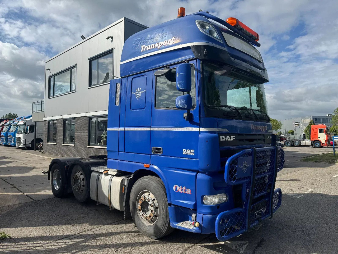 DAF XF 105.510 6X2 EURO 5 MANUAL GEAR + HYDRAULIC ON - Sadulveok: pilt 1 DAF XF 105.510 6X2 EURO 5 MANUAL GEAR + HYDRAULIC ON - Sadulveok: pilt 1