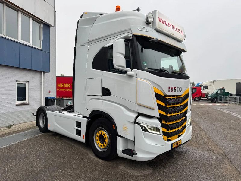 Iveco S-WAY 460 4X2 EURO 6 SKIRTS DOUBLE TANK - Sadulveok: pilt 3 Iveco S-WAY 460 4X2 EURO 6 SKIRTS DOUBLE TANK - Sadulveok: pilt 3