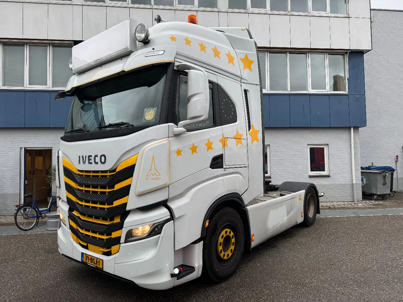 Iveco S-WAY 460 4X2 EURO 6 SKIRTS DOUBLE TANK - Sadulveok: pilt 1 Iveco S-WAY 460 4X2 EURO 6 SKIRTS DOUBLE TANK - Sadulveok: pilt 1