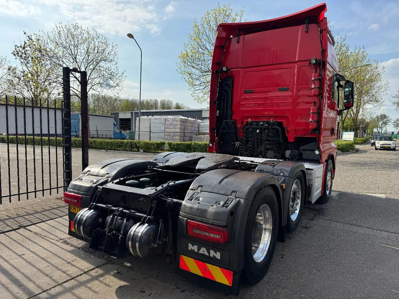 MAN TGX 26.500 6X2 EURO 6 ALCOA SPOILERS 2020 - Sadulveok: pilt 5 MAN TGX 26.500 6X2 EURO 6 ALCOA SPOILERS 2020 - Sadulveok: pilt 5