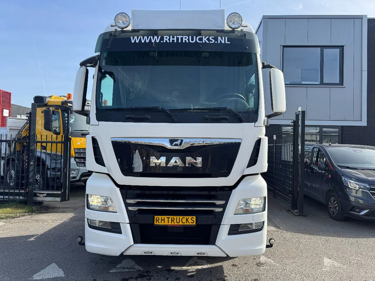MAN TGX 26.500 6X2 - EURO 6 + LIFTING AXLE - Sadulveok: pilt 2 MAN TGX 26.500 6X2 - EURO 6 + LIFTING AXLE - Sadulveok: pilt 2