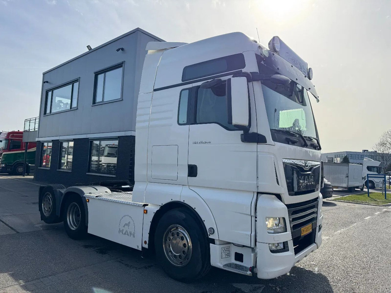 MAN TGX 26.500 6X2 - EURO 6 + LIFTING AXLE - Sadulveok: pilt 1 MAN TGX 26.500 6X2 - EURO 6 + LIFTING AXLE - Sadulveok: pilt 1