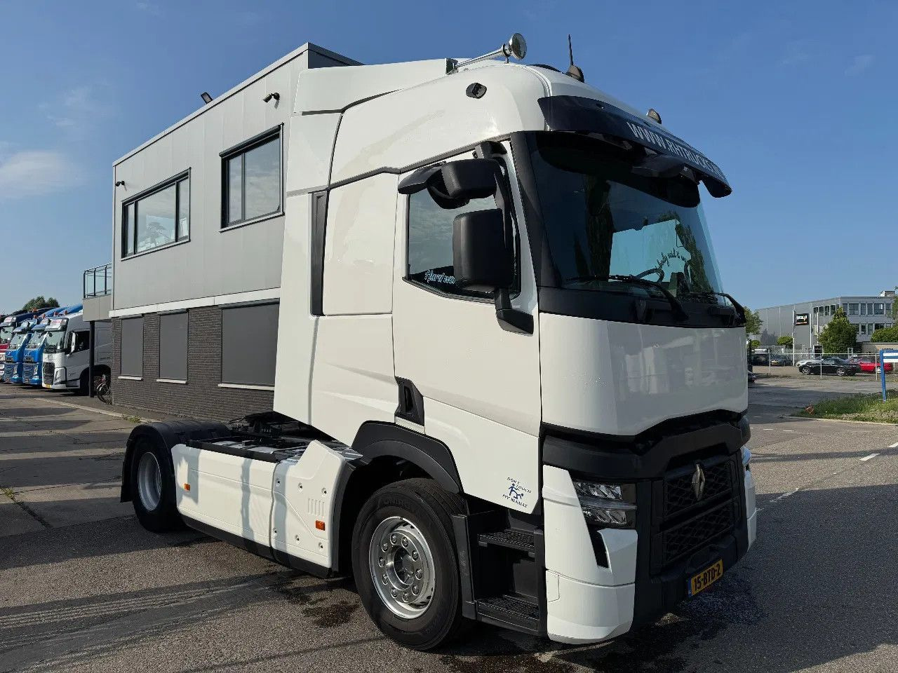 Renault T440 - 13-LITER ENGINE! - EURO 6 SKIRTS SPOILER - Sadulveok: pilt 4 Renault T440 - 13-LITER ENGINE! - EURO 6 SKIRTS SPOILER - Sadulveok: pilt 4