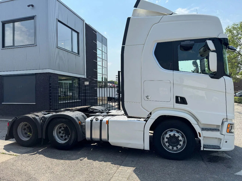 Scania R580 V8 NGS 6X4 EURO 6 RETARDER - Sadulveok: pilt 4 Scania R580 V8 NGS 6X4 EURO 6 RETARDER - Sadulveok: pilt 4