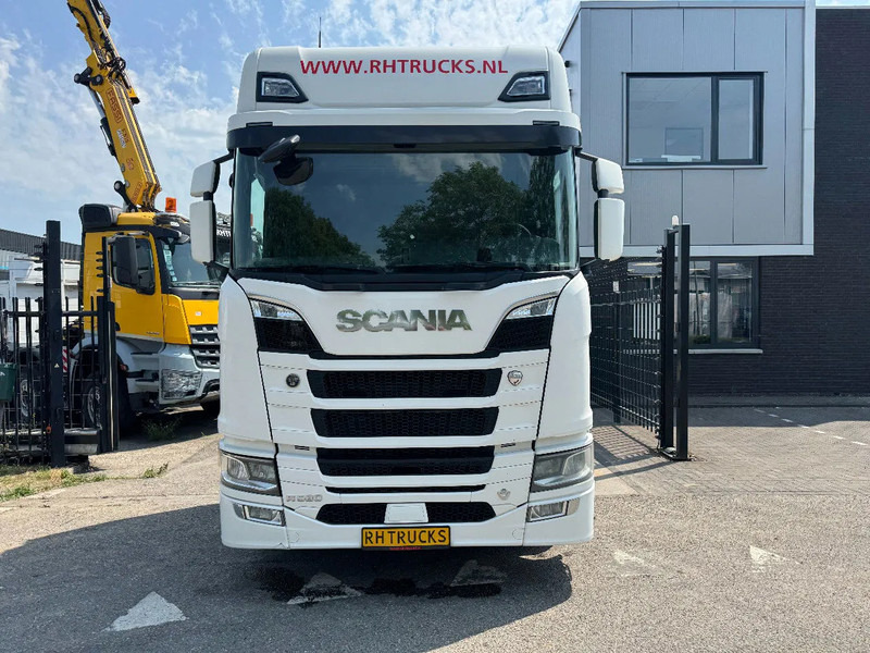 Scania R580 V8 NGS 6X4 EURO 6 RETARDER - Sadulveok: pilt 2 Scania R580 V8 NGS 6X4 EURO 6 RETARDER - Sadulveok: pilt 2