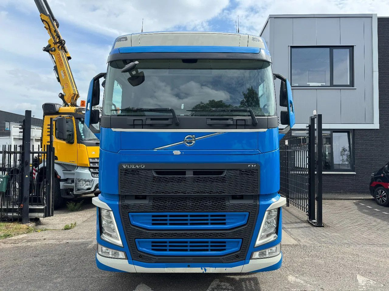 Volvo FH 420 4X2 EURO 6 SPOILERS - Sadulveok: pilt 2 Volvo FH 420 4X2 EURO 6 SPOILERS - Sadulveok: pilt 2