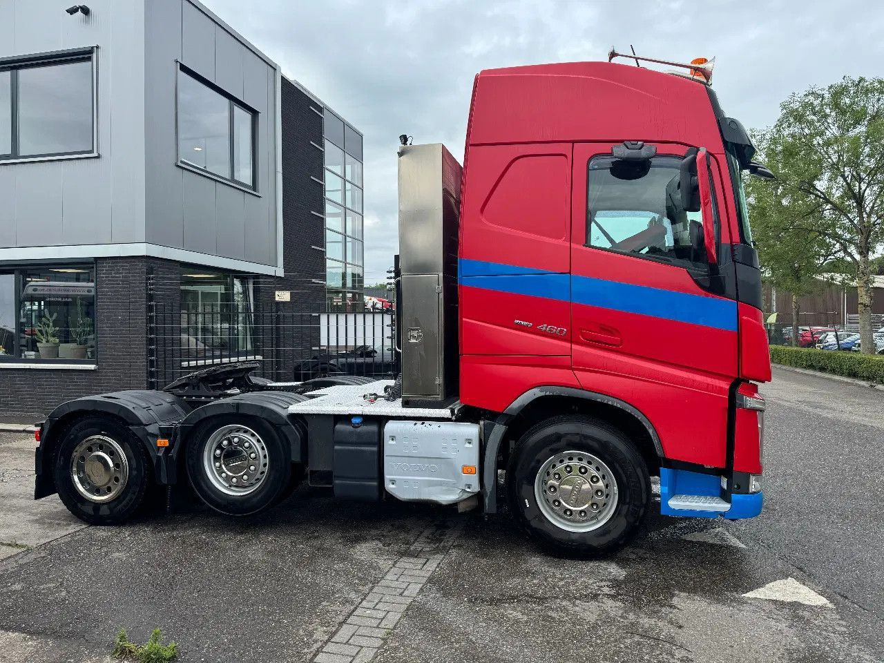 Volvo FH 460 6X2 EURO 6 ONLY 252.195 KM TÜV 07-2026 - Sadulveok: pilt 4 Volvo FH 460 6X2 EURO 6 ONLY 252.195 KM TÜV 07-2026 - Sadulveok: pilt 4