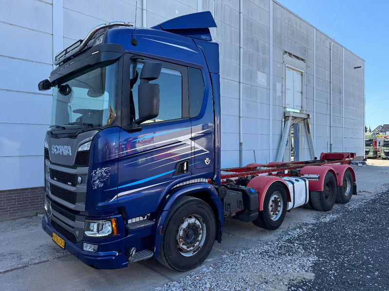 Scania R730 V8 8X4 EURO 6 HUB REDUCTION RETARDER - Kabiinišassiiga veoauto: pilt 1 Scania R730 V8 8X4 EURO 6 HUB REDUCTION RETARDER - Kabiinišassiiga veoauto: pilt 1
