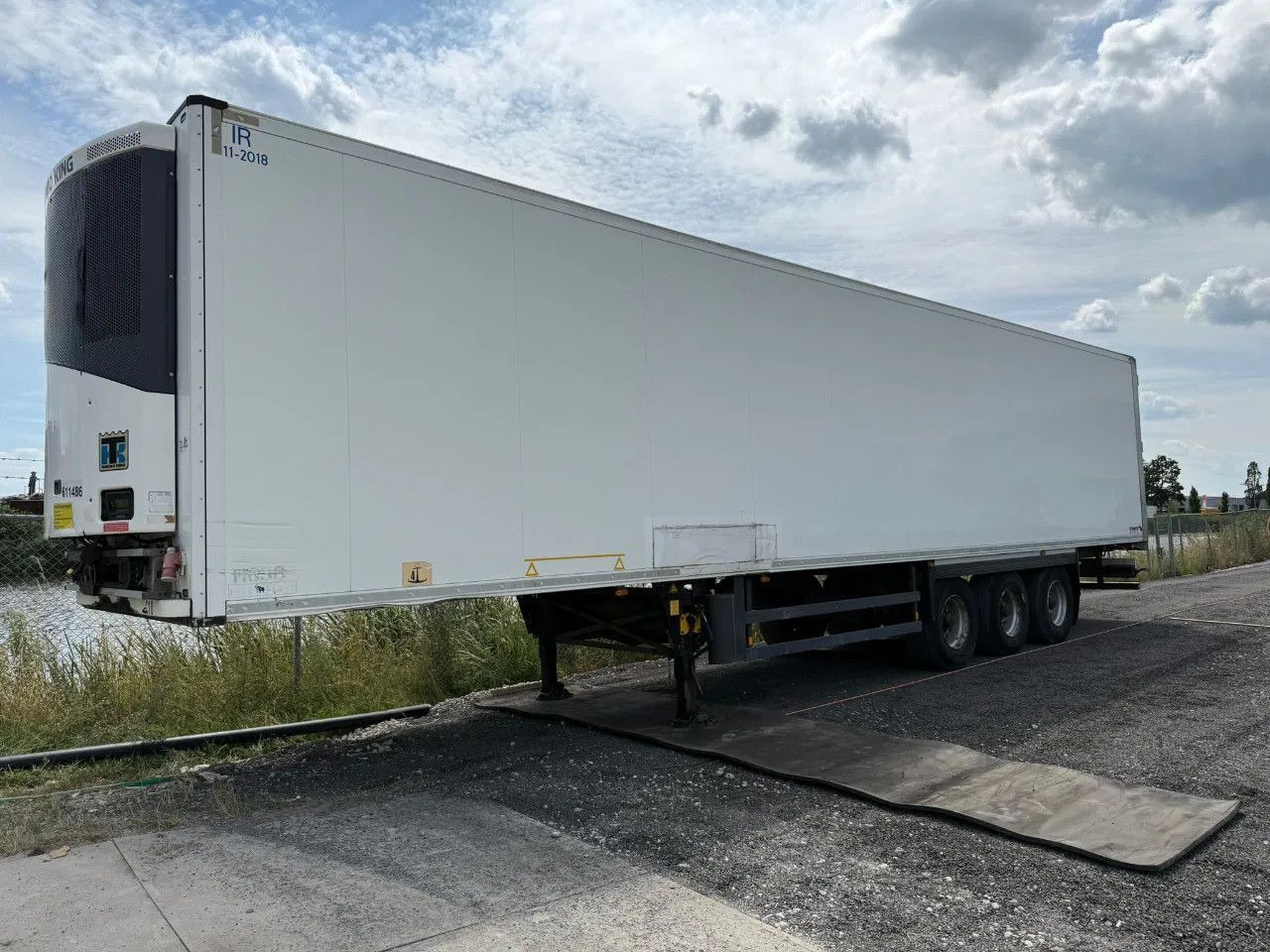 Schmitz Cargobull THERMO KING SLXE200 BPW AXLE Schmitz Cargobull THERMO KING SLXE200 BPW AXLE - Külmutiga poolhaagis: pilt 1 Schmitz Cargobull THERMO KING SLXE200 BPW AXLE Schmitz Cargobull THERMO KING SLXE200 BPW AXLE - Külmutiga poolhaagis: pilt 1