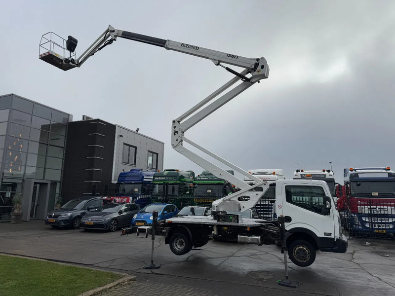 Nissan Cabstar 35.12 + ISOLI 21 METER AERIAL PLATFORM - Tarbesõiduk: pilt 4 Nissan Cabstar 35.12 + ISOLI 21 METER AERIAL PLATFORM - Tarbesõiduk: pilt 4