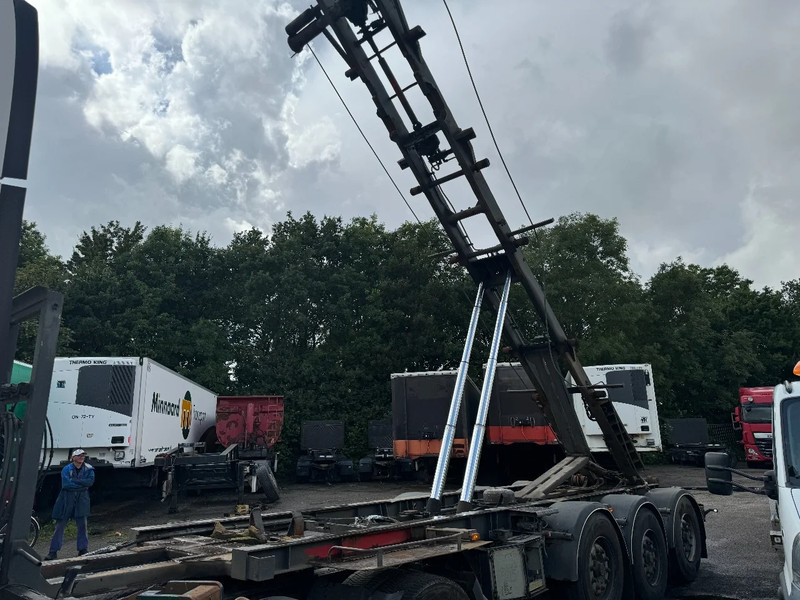 Van Hool CABLE AND KIPPING SYSTEM 3X BPW AXLE FRONT LIFTING - Konteinerveduk/ Tõstukiga poolhaagis: pilt 5 Van Hool CABLE AND KIPPING SYSTEM 3X BPW AXLE FRONT LIFTING - Konteinerveduk/ Tõstukiga poolhaagis: pilt 5