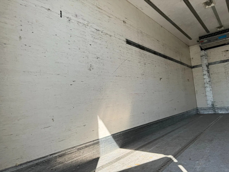 Külmutiga veoauto Volvo FH 12.420 4X2 EURO 3+ BURG HANGER + THERMO KING + DHOLLANDIA LIFT: pilt 10 Külmutiga veoauto Volvo FH 12.420 4X2 EURO 3+ BURG HANGER + THERMO KING + DHOLLANDIA LIFT: pilt 10