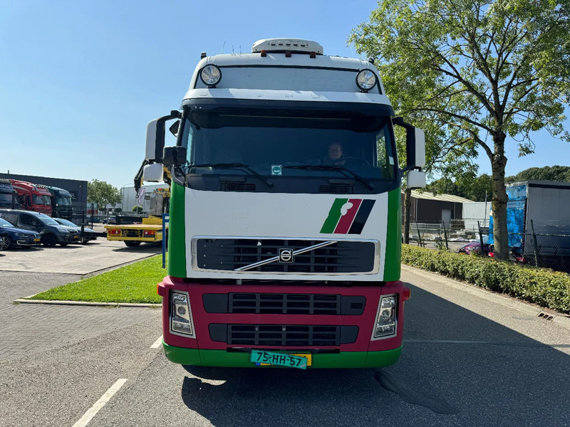 Volvo FH 12.420 6X2 - EURO 3 + HANGER NETAM-FRUEHAUF + THERMOKING + DHOLLANDIA LIFT - Külmutiga veoauto: pilt 2 Volvo FH 12.420 6X2 - EURO 3 + HANGER NETAM-FRUEHAUF + THERMOKING + DHOLLANDIA LIFT - Külmutiga veoauto: pilt 2