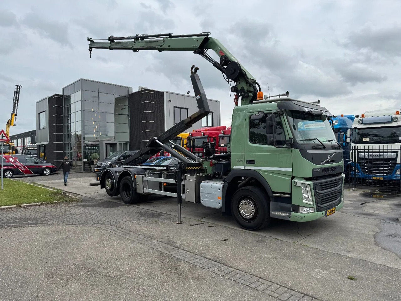Volvo FM 370 6X2 VDL 21T HOOK + HIAB 211 + REMOTE CONT - Konkstõstukiga veoauto, Kraanaga veoauto: pilt 3 Volvo FM 370 6X2 VDL 21T HOOK + HIAB 211 + REMOTE CONT - Konkstõstukiga veoauto, Kraanaga veoauto: pilt 3