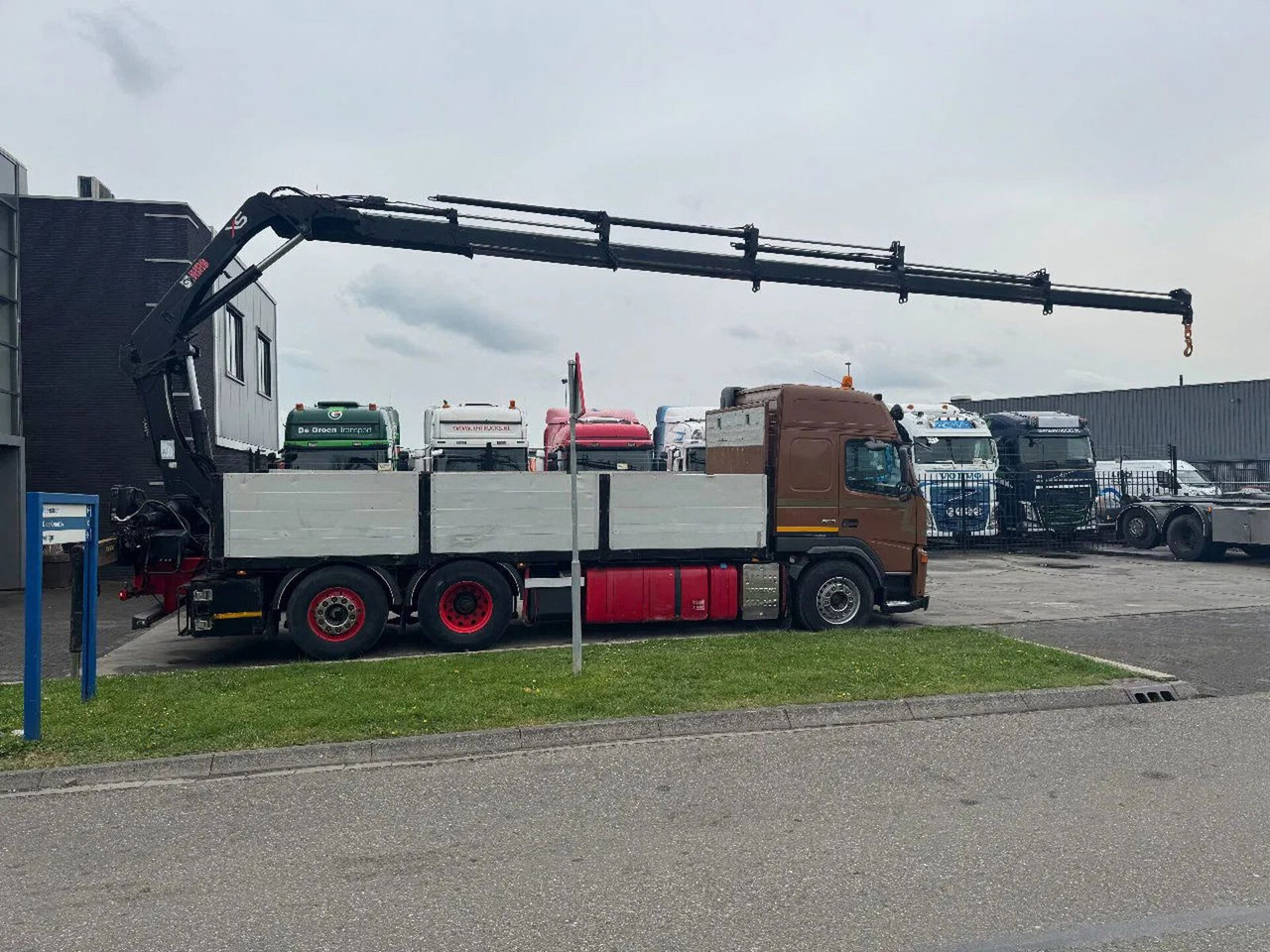 Volvo FM 500 6X2 EURO 5 HIAB 211 EP5 + REMOTE CONTROL - Kraanaga veoauto: pilt 5 Volvo FM 500 6X2 EURO 5 HIAB 211 EP5 + REMOTE CONTROL - Kraanaga veoauto: pilt 5