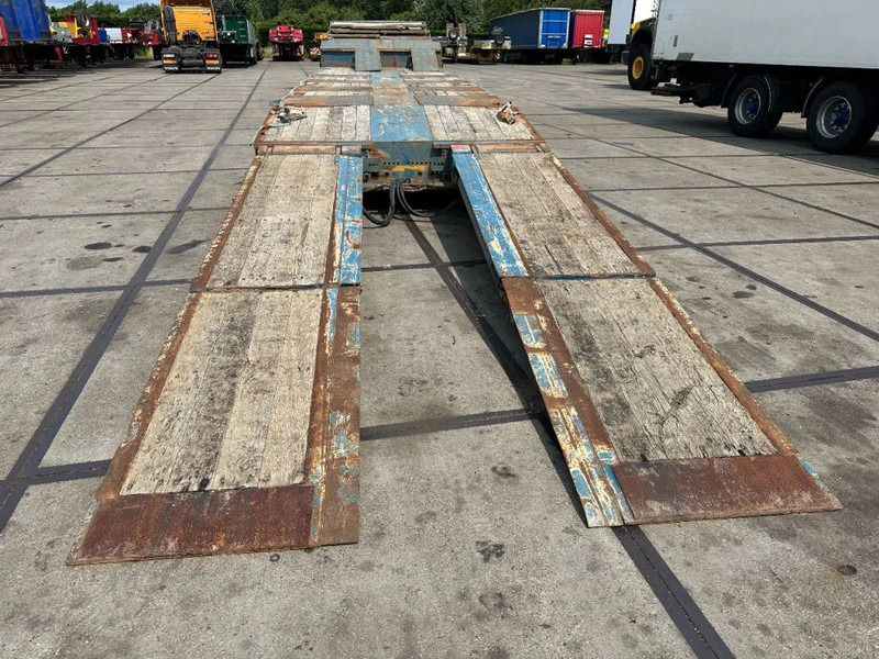 Wielton 4 AXEL WITH RAMPS - Madal platvormpoolhaagis: pilt 3 Wielton 4 AXEL WITH RAMPS - Madal platvormpoolhaagis: pilt 3